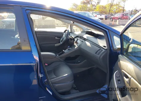 2011 Toyota Prius Four z USA, uszkodzony, nr VIN JTDKN3DU9B0274003